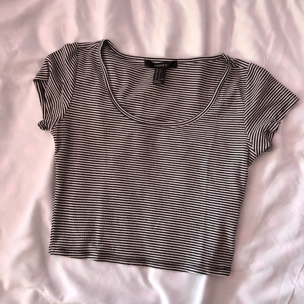 Forever21 - Black/White Stripped Crop Top